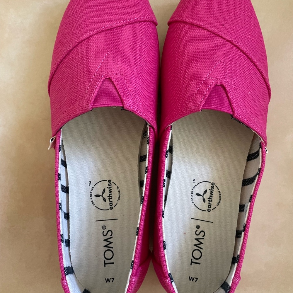 Toms Pink Canvas Flats New Sz7